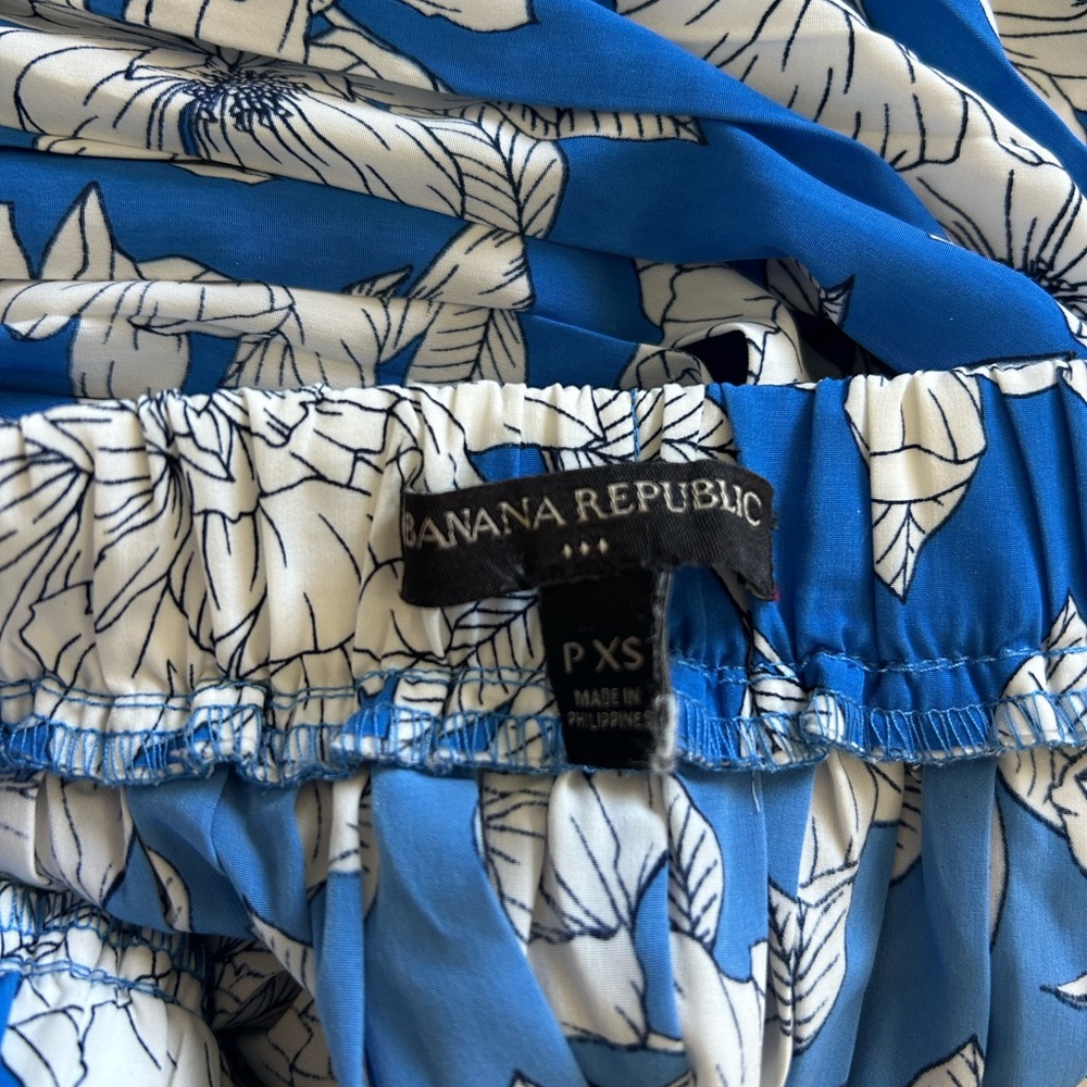 Banana Republic Pleated Floral Blue Skirt - Picture 2 of 3